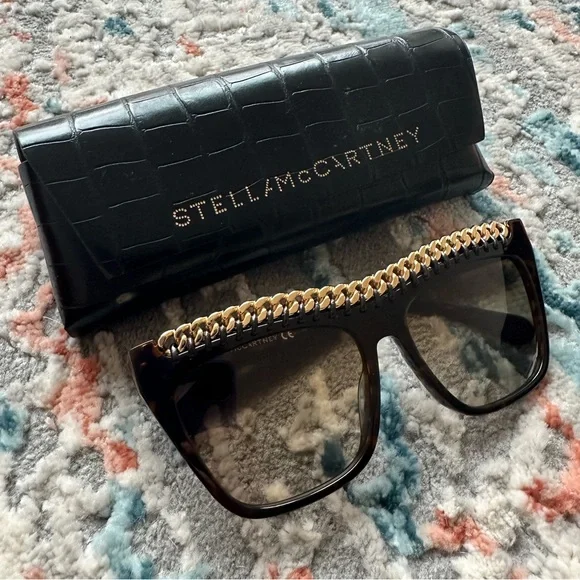 BRAND NEW-DISCONTINUED STELLA MCCARTNEY GOLD CHAIN AVANA-AVANA-BROWN SUNGLASSES Versace Sunglasses Over Sized Havana Brown with Gold Chain  main image 4